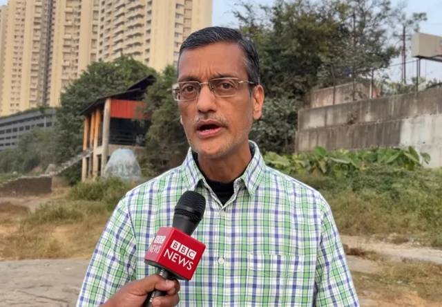 ज्येष्ठ पत्रकार राजेंद्र साठे हे बीबीसी मराठीशी बोलताना या महापालिका निकालाचं विश्लेषण अनेक पातळ्यांवर करताना दिसले. 