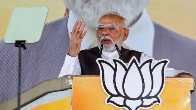 प्रधानमंत्री नरेंद्र मोदी