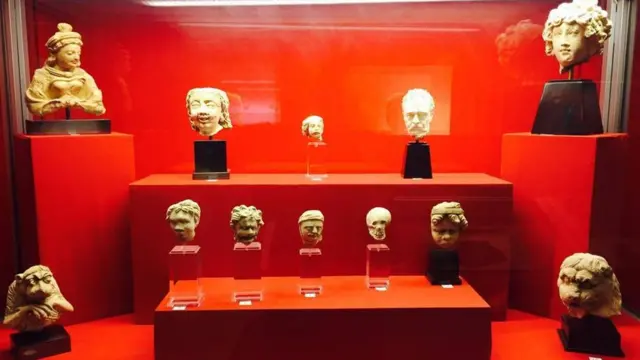 لرغوني اثار