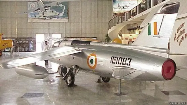 पाकिस्तानी म्यूज़ियम में रखा हुआ भारतीय नेट विमान.
