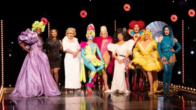 ผู้เข้าแข่งขันรายการ RuPaul's Drag Race UK vs The World