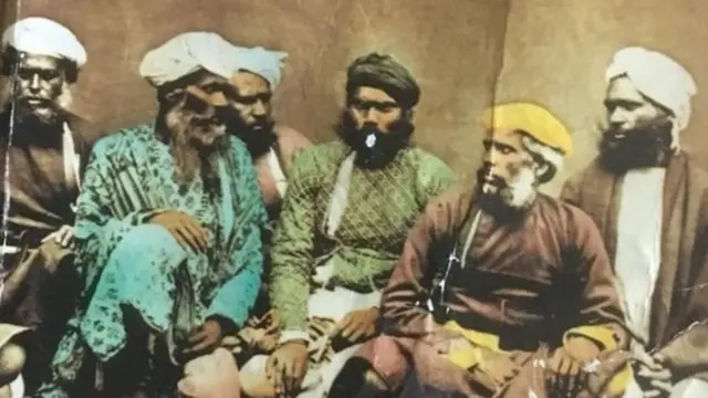 ऑक्सफर्डने प्रसिद्ध केलेल्या कन्फेशन्स ऑफ ठग्स पुस्तकाचं मुखपृष्ठ