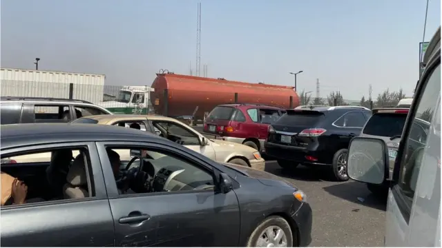 Sunkẹrẹ-fakẹrẹ ọkọ ni marosẹ Eko si Ibadan