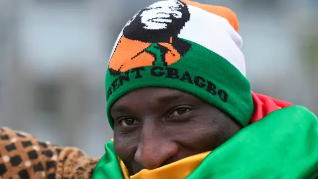 Un des militants de de l'ancien président Gbagbo à la Haye.