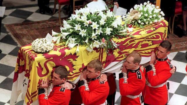 Caixão de Diana em seu funeral