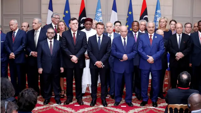 المشاركون في اجتماع باريس