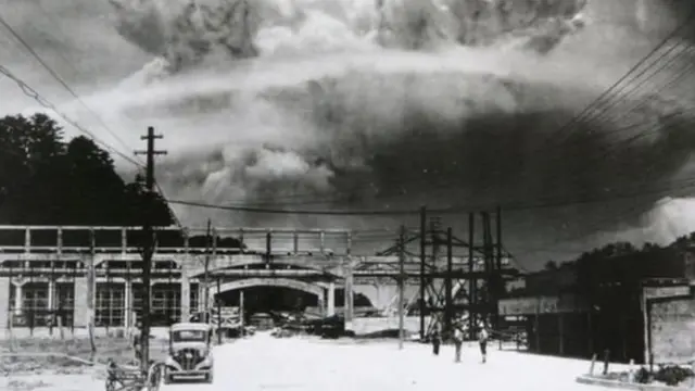 अणुबॉम्ब, आण्विक अस्त्रं, जपान, अमेरिका