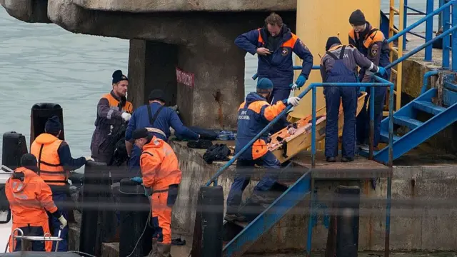 سوچي کې د لوېدلې الوتکې ځینې موندل شوي څیزونه