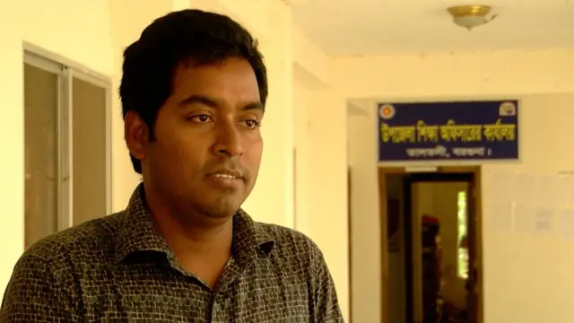 এই এলাকার অধিকাংশ স্কুলই জরাজীর্ণ, বলছেন শিক্ষা কর্মকর্তা কাজী মনিরুজ্জামান রিপন