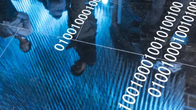 也许有一天，所有网页上的竞价广告全都由机器自动生成。