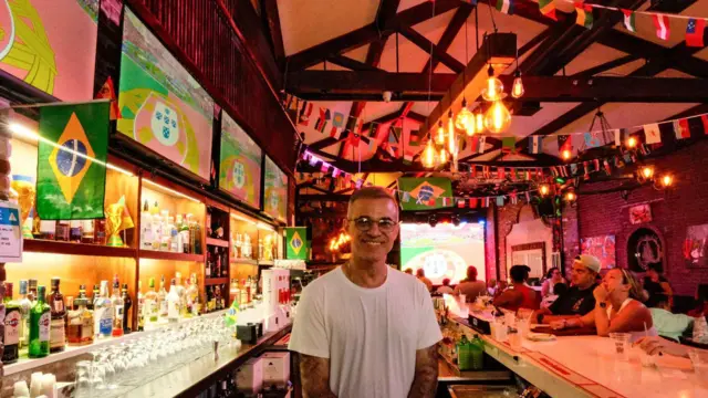 José Moreira em um de seus restaurantes, o Taverna Casa Nova