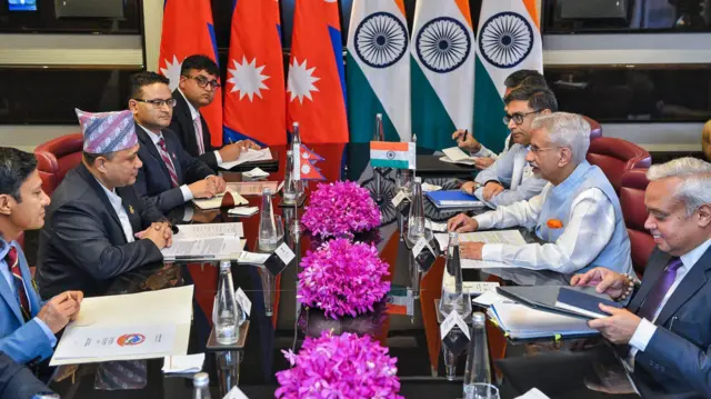 नेपाल और भारत के विदेश मंत्रियों और अधिकारियों की बैठक 