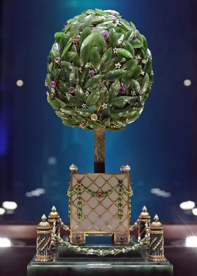 "Arbre de laurier", l'un des œufs créés par Fabergé
