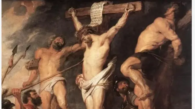 Jesu pẹlu awon ti wọn jọ kan mọ agbelebuu, awọn kan n na ọ̀kọ̀ si Jesu nibi ikun