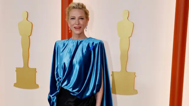 Atriz Cate Blanchett no tapete vermelho do Oscar