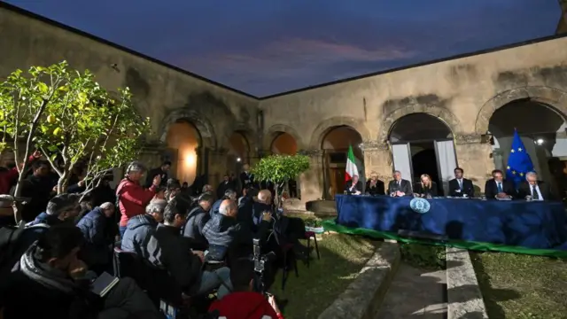 Başbakan Giorgia Meloni, göç meselesini görüşmek üzere bugün Bakanlar Kurulu’nu olayın yaşandığı Cutro’da topladı.