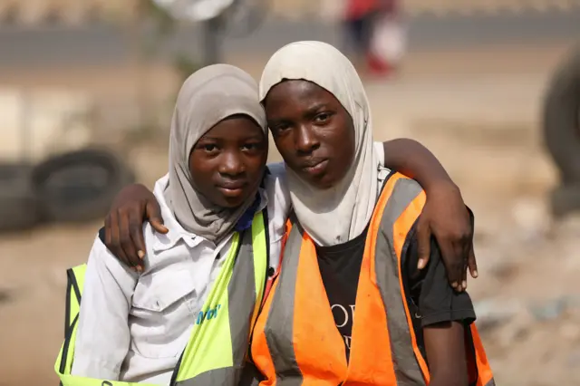 Awọn ọmọbinrin mejeeji