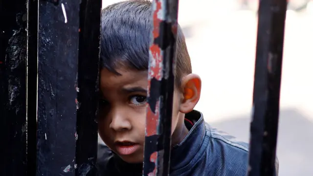 طفل من النازحين