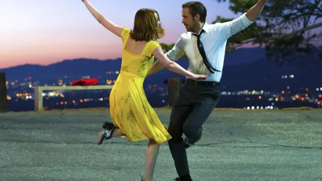Ryan Gosling junto a Emma Stone