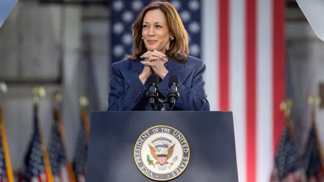 अमेरिका की उपराष्ट्रपति कमला हैरिस