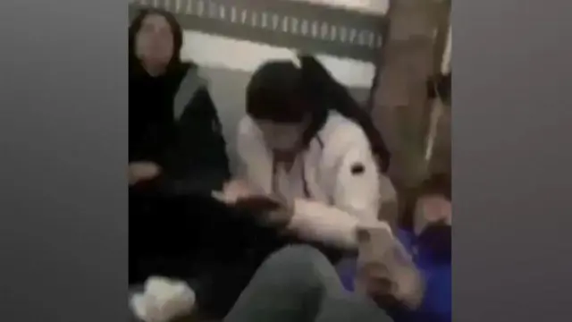 زنان در کامیون