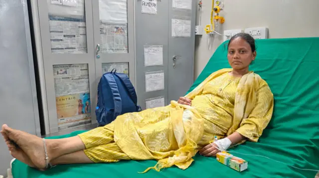 कविता चौहान नर्सिंग भर्ती प्रक्रिया में फेरबदल के विरोध में 19 अप्रैल से आमरण अनशन कर रही थीं