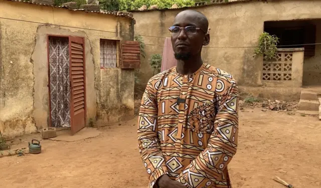 सौमैला मैगा बताते हैं कि रात में तापमान 46 डिग्री सेल्सियस तक पहुंच जाता है जो बर्दाश्त के बाहर है