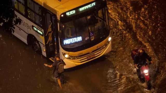 Chuva alaga ruasesporte bet ao vivoBotafogo no Rioesporte bet ao vivoJaneiro