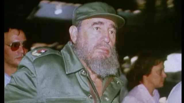 सैन्य वर्दी में फ़िदेल कास्त्रो