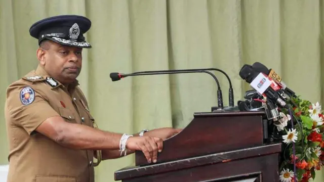 இலங்கையில் போலீஸ் மாஅதிபருக்கு பணியாற்ற உயர்நீதிமன்றம் இடைகால தடை - போலீஸ் மாஅதிபரின்றி ஜனாதிபதித் தேர்தலை நடத்த முடியுமா?