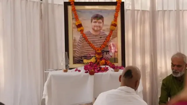 সপরিবারে বেড়াতে গিয়েছিলেন শুভম দ্বিবেদী