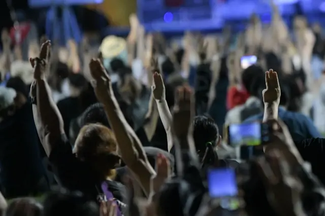 การชุมนุม “ประชาธิปไตยต้องไปต่อ” ที่มหาวิทยาลัยธรรมศาสตร์ (มธ.) ศูนย์รังสิต วันที่10 ส.ค.) 