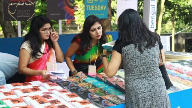 বইমেলা।