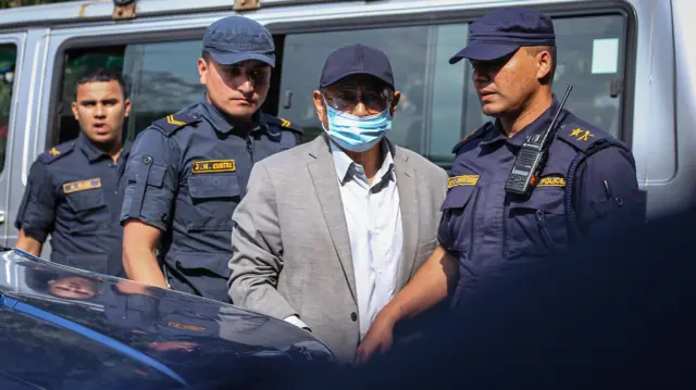 कांग्रेस नेता बालकृष्ण खाण यो प्रकरणमा पक्राउ परेका छन्