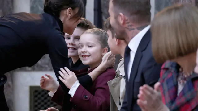 Виктория Бэкхем со своей семьей