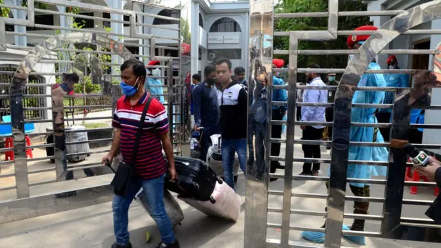 প্রবাসীদের অনেকেই মানেননি হোম কোয়ারেন্টিনের নির্দেশনা