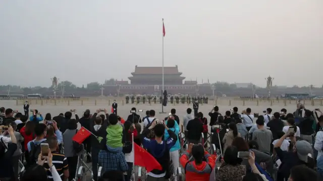 поднятие флага в Китае