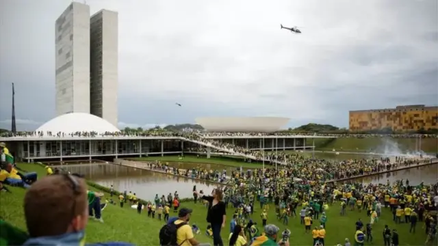 Manifestantes invadem o Congresso1 pix betBrasília