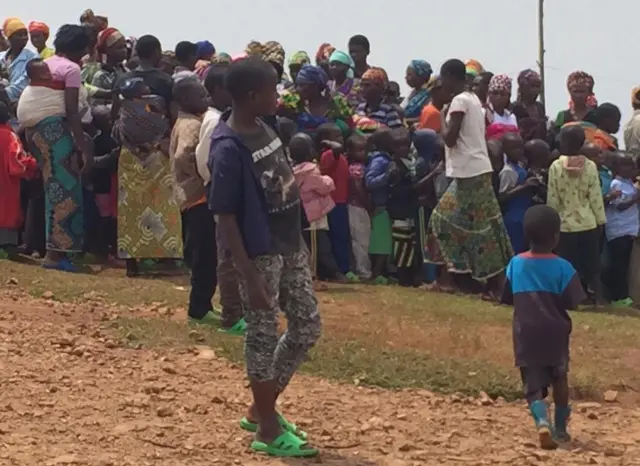 Aho bari mu nkambi komisiyo ya leta y'u Rwanda ivuga ko bari gutozwa uburere mboneragihugu no kubane neza n'abandi