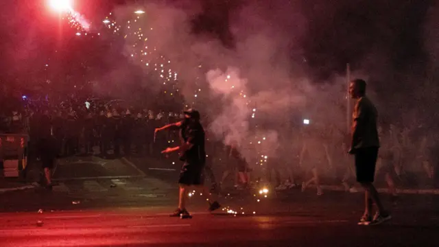 Сукоб полиције и демонстраната