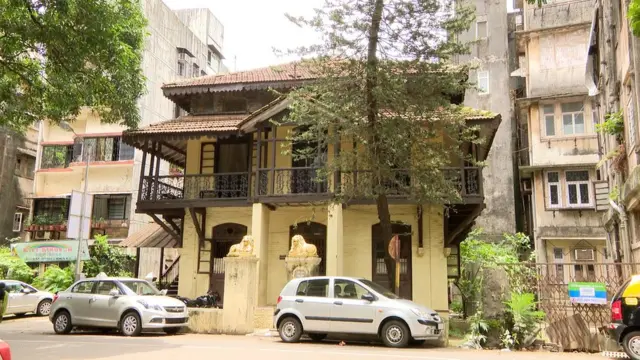 म्हातारपाखाडी इथली घरं