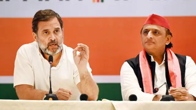 राहुल गांधी और अखिलेश यादव 