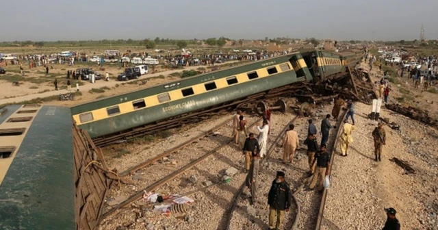 حادث قطار باكستان