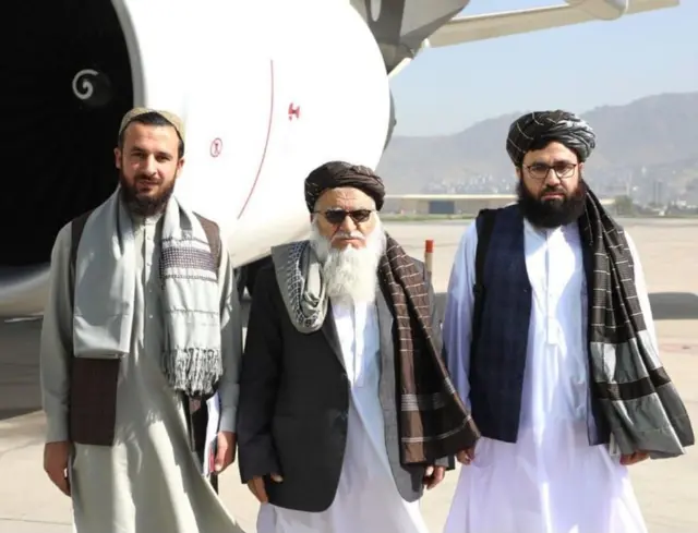 له افغانستانه د طالبانو په حکومت کې د چاپېریال ساتنې د ادارې د مشر مطیع الحق خالص په مشرۍ یو پلاوی دې غونډې ته ورغلی دی.