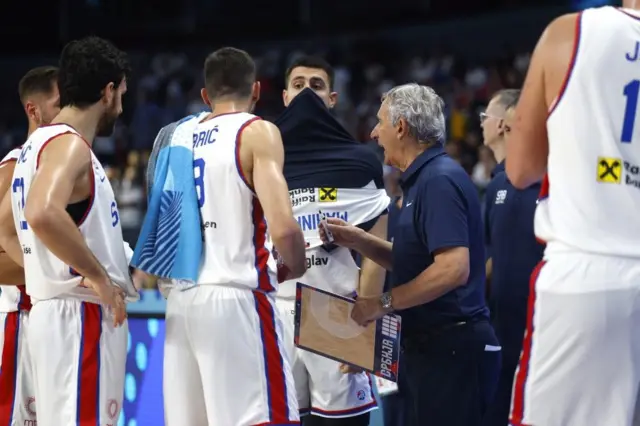 svetislav pešić, košarkaši srbije, pešić na tajm-autu