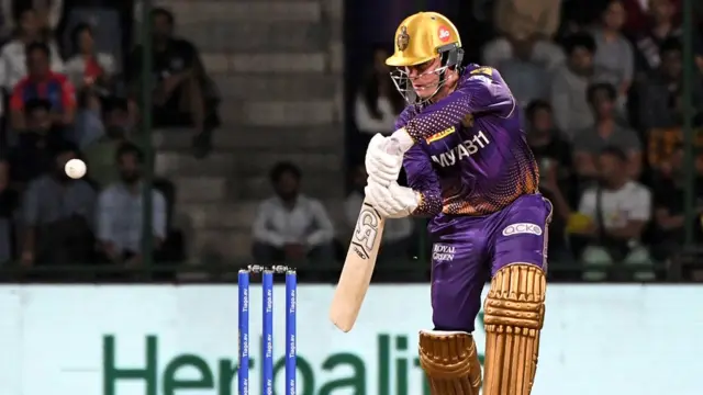 कोलकाता की ओर से सबसे अधिक 43 रनों की पारी जेसन रॉय ने खेली