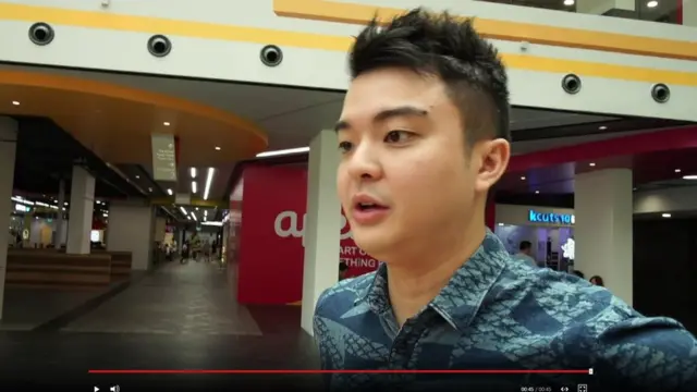 شباب في سنغافورة يقولون إنهم سيتركون هواوي