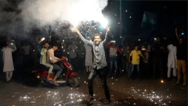 අවසාන මහා තරඟයෙන් පාකිස්තාන් කණ්ඩායම ළකුණු 180 ක ජයක් වාර්තා කළේය.