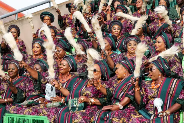 Ẹgbẹ obinrin nibi ọdun Ojude Oba