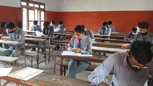 कक्षा ११ को परीक्षा